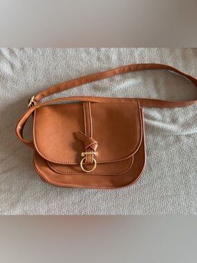 Women's Saddle Crossbody Bag in Cognac with Gold Ring Detail